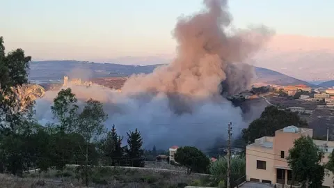 Israel's Bombing Raids Strike Southeastern Lebanese Territory