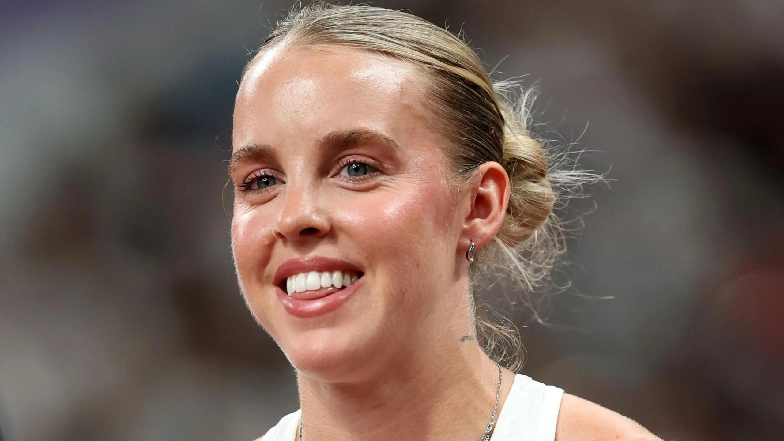 Hodgkinson Begins Global Championship Quest with Winning Start