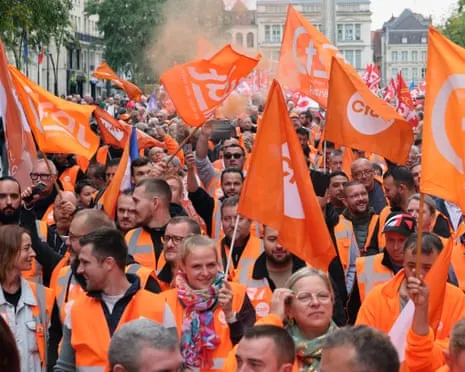 Countrywide Protest Action Sees Hundreds of Thousands Taking to the Streets Throughout France
